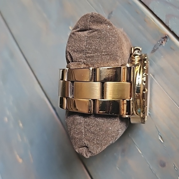 Michael Kors Rose Gold Watch - Picture 5 of 9